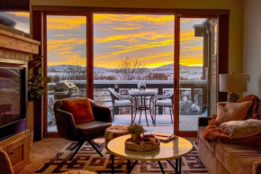 Walkable Park Mountain Getaway Hot Tub and Views!